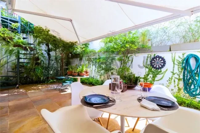 Imagem Imperdível: Casa à venda ou locação em São Paulo-SP, Jardim América! 2 quartos, 1 suíte, 3 salas, 3 banheiros, 2 vagas, 200m².