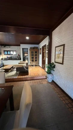 Imagem Imperdível oportunidade! Casa à venda em Campo Grande-MS, Chácara Cachoeira: 4 quartos, 1 suíte, 5 salas, 2 banheiros, 10 vagas de garagem, 340m².