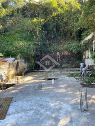 Imagem Terreno Ideal para Investimento no Centro de Martins Torres –