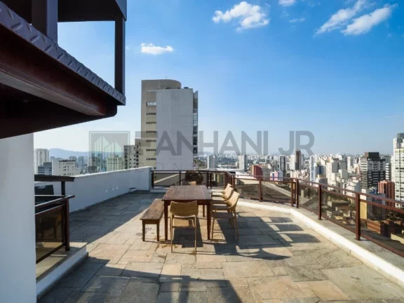 Imagem Magnifica Cobertura Tríplex, no bairro Pacaembu com vista panorâmica em 596m² uteis. 1º Piso: 4 dormitórios sendo 3 suítes, 1 dormitório foi aberto p