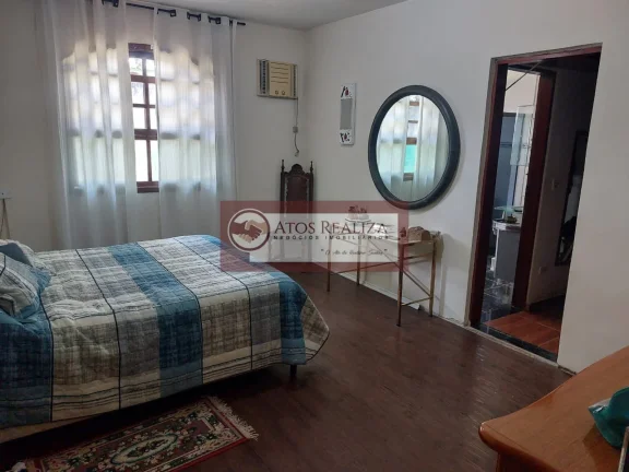 Imagem Vendo SUPER Oportunidades em condomínio clube em São Bernardo do Campo. Casa com uma área útil de 420m2, terreno de 1500m2, São 3 Dormitorios, sendo 1 Suíte, casa em condômino fechado, com clube dentro do Condomínio, Restaurante para os Sócios, um super i