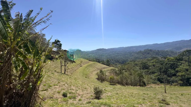 Imagem Exclusividade e Potencial Hoteleiro em Santo Antônio do Pinhal: 83.000 m² com Acesso 100% Asfaltado
