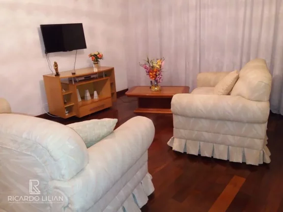 Imagem Maravilhosa casa assobradada com 3 suites e muito espaço para o conforto da sua familia