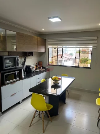 Imagem SOBRADO com 4 dormitórios à venda com 180m² por R$ 820.000,00 no bairro Weissópolis - PINHAIS / PR