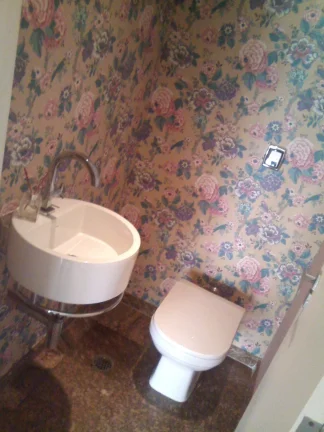 Imagem Apartamento 130M², 3Q, 1 Suíte, 4 Banheiros, 2 Vagas, Varanda, Armários, Lavabo, Piscina, Playground, Salão de Festas, Dependência Completa de Serviço