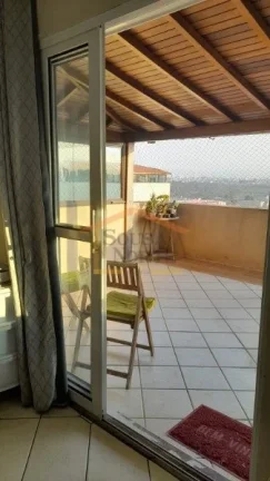 Imagem Apartamento com 3 dormitórios, sendo 2 no piso inferior e 1 no piso superior, 3 banheiros, sala par...