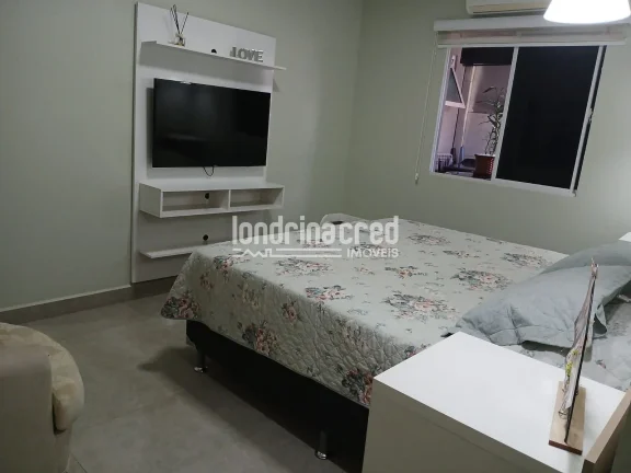 Imagem Linda casa no Cond. Terra Nova com 3 dormitórios (1 suíte), 2 vagas cobertas, 150m², planejados, ar-condicionado e ótimo aproveitamento do terreno de 145m².