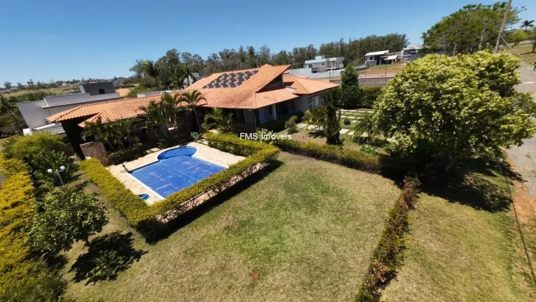 Imagem Casa com 4 suítes em condomínio a venda em Porangaba - SP