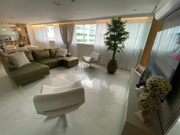 Imagem Apartamento com 4 dormitórios à venda em prédio Frente Mar no centro de Balneári