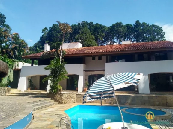 Imagem Casa com 5 suítes amplas, em Vila Fechada segurança 24h