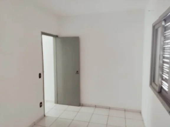 Imagem Sobrado com 180 m² 3 Dormitorios sendo 1 Suite 2 vagas de Gargens