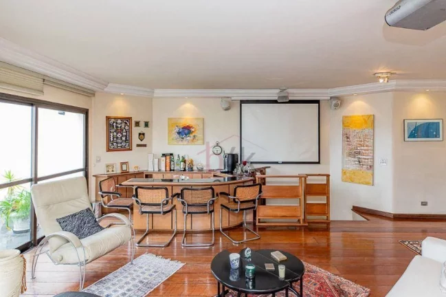 Imagem Cobertura no Brooklin: 278m² com Piscina Privativa e Quadra de Tênis