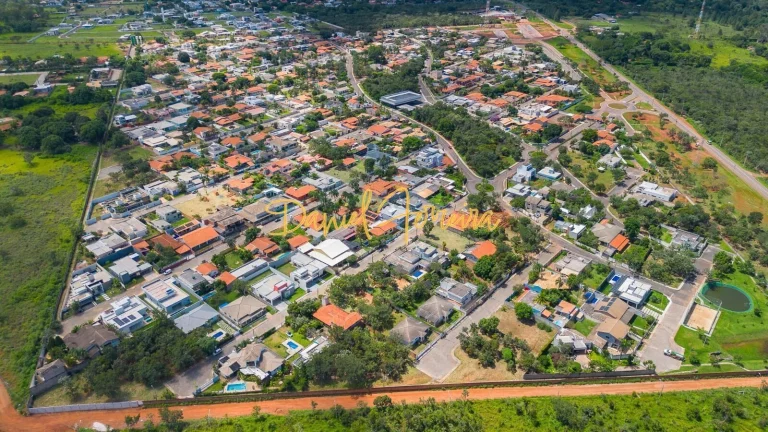 Imagem Terreno plano com 600 m² à venda no condomínio Parque do Mirante