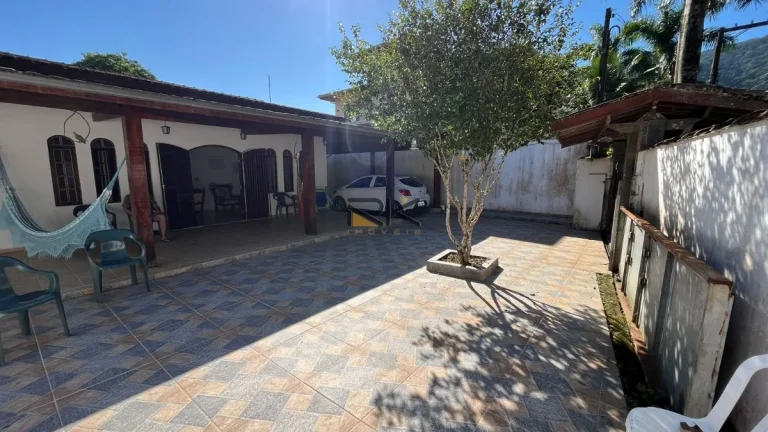 Imagem CASA EM CONDOMINIO COM 4 DORMITÓRIOS,4 VAGAS DE GARAGEM,VARANDA GOURMET COM CHURRASQUEIRA E PISCINA.