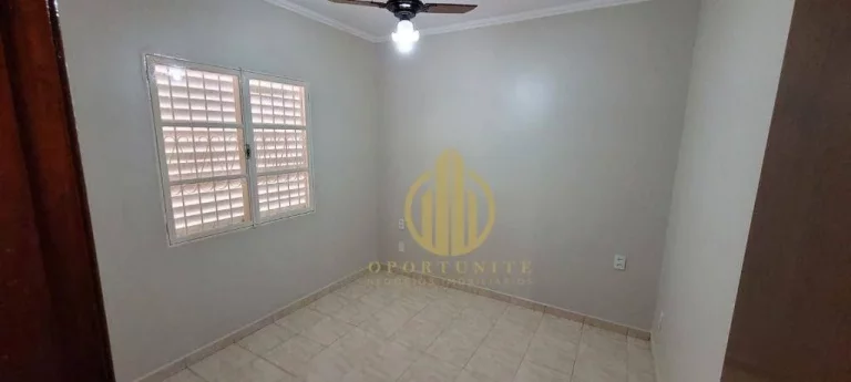 Imagem Casa em ótimo estado - 2 dormitórios e piscina à venda, 111 m² por R$ 380.000 - Jardim Interlagos - Ribeirão Preto/SP