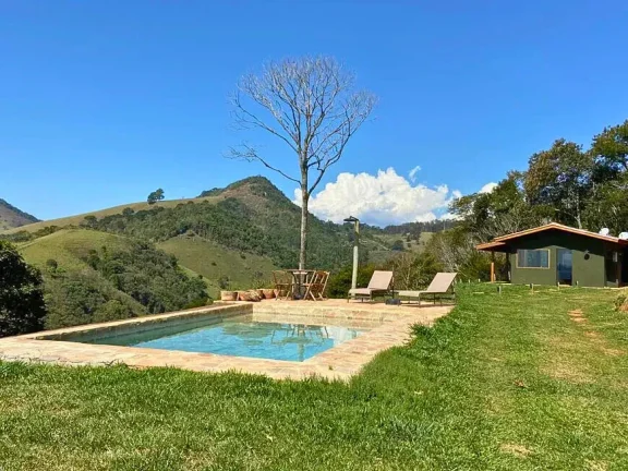 Imagem Onde a Sofisticação e a Natureza se Encontram: Seu Refúgio em Gonçalves