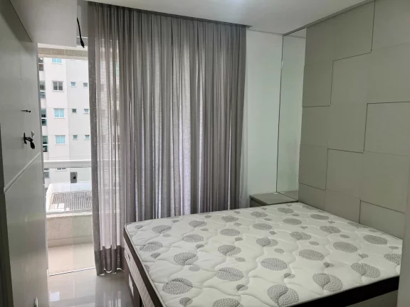 Imagem Apartamento com 3 suítes e 3 vagas de garagem na Meia Praia em Itapema