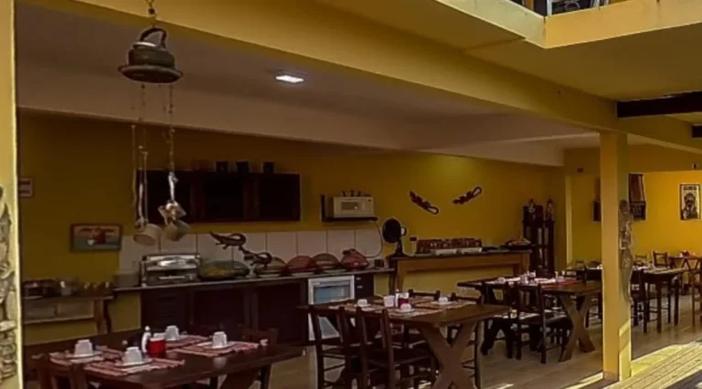 Imagem EXCELENTE POUSADA NA VILA ITAMAMBUCA