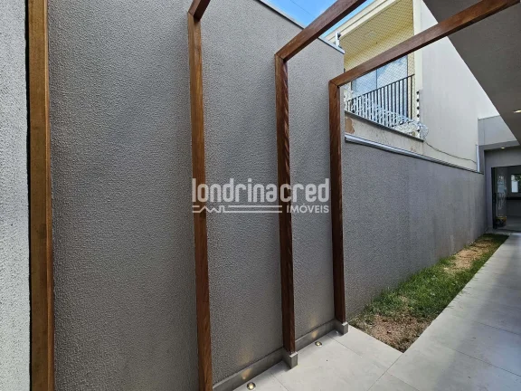 Imagem Casa à venda 3 Quartos sendo 1 Suite, 2 Vagas de garagem, churrasqueira integrada, 81 M² de construção, 125M² terreno, Coliseu, Londrina - PR