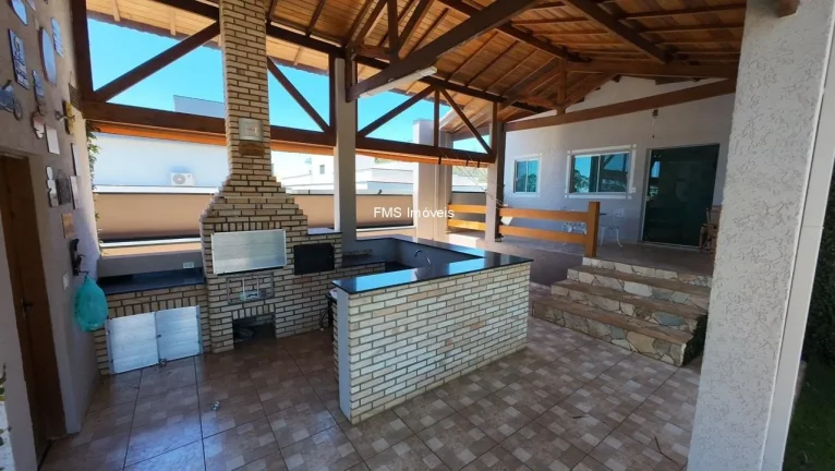 Imagem Casa com 4 suítes em condomínio a venda em Porangaba - SP