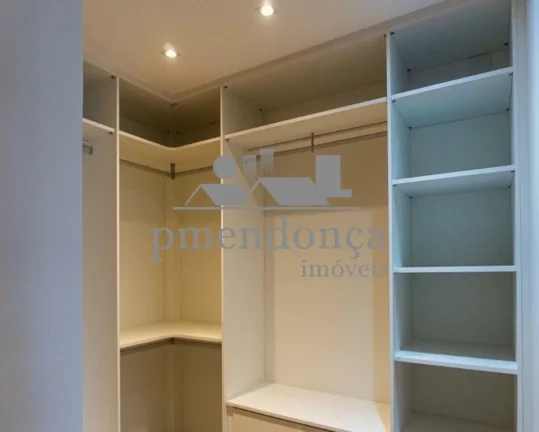 Imagem Apartamento reformado em Higienópolis com 3 suítes e 3 vagas, 236m²