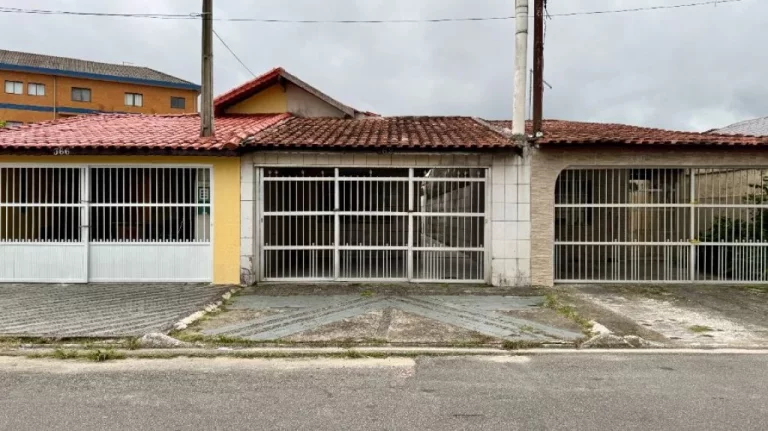 Imagem CASA COM 127 m² - MARACANÃ - PRAIA GRANDE SP