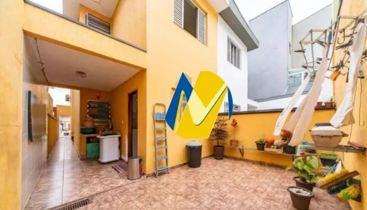 Imagem Sobrado amplo com 3 dormitórios e cozinha planejada - pronto pra morar