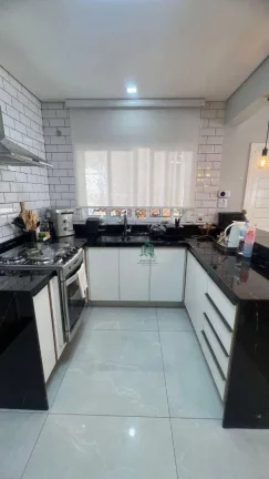 Imagem Casa com 2 dormitórios à venda, 130 m² por R$ 800.000,00 - Jardim Centenário - Atibaia/SP