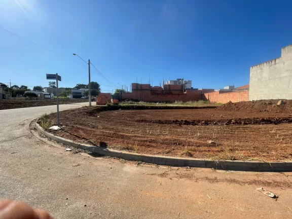 Imagem Terreno de Esquina à Venda no Bairro dos Ipês, Boituva
