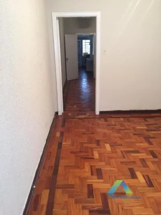 Imagem Excelente sobrado a 5 minutos da estação do metro Ana Rosa com 3 dormitórios, 3 vagas de garagem proximo a principais comércios, avenidas de São Paulo