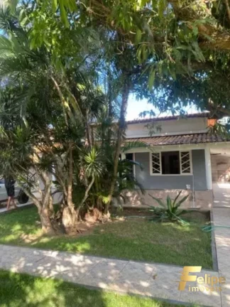 Imagem CASA À VENDA NA PONTA DA FRUTA COM 3 QUARTOS SENDO 1 SUÍTE