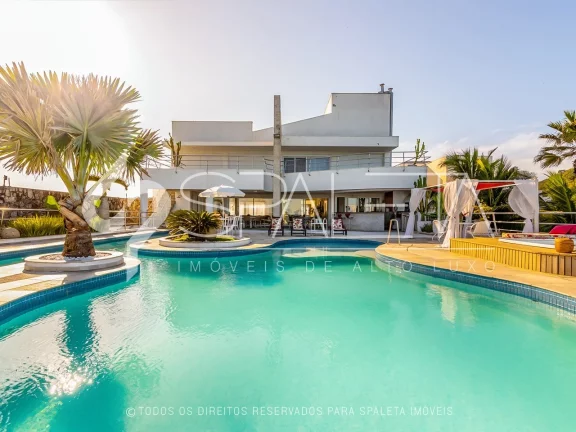 Belíssima mansão mobiliada com 10 suítes e vista para o mar à venda na Praia do Pernambuco no Guarujá