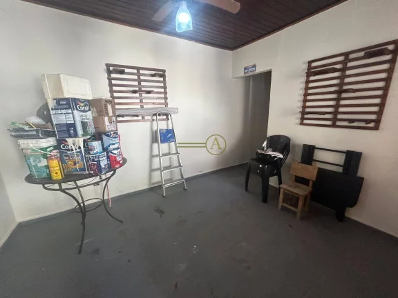 Imagem Casa à 200m do mar no centro de Peruíbe por apenas 500mil