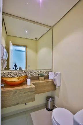 Imagem Imóvel Comercial de Alto Padrão no Jardim do Mar, São Bernardo do Campo - 288m², 19 Salas, 4 Banheiros e 3 Vagas de Garagem