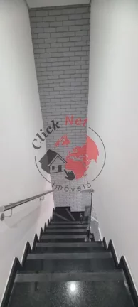 Imagem Ótima Cobertura toda Reformada em Prédio Sem Condomínio à Venda no bairro Vila Scarpelli em Santo André