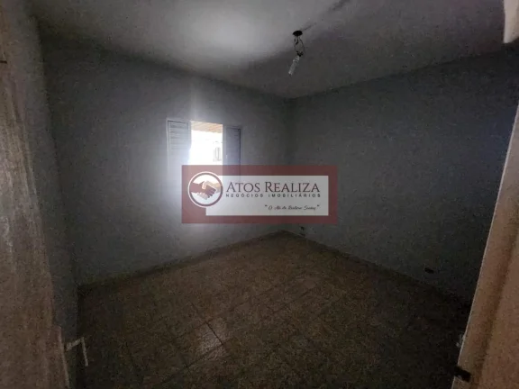 Imagem Casa à Venda no Jardim das Imbuias, SP, 125m², 2 Quartos, 2 vagas de garagens, corredor Lateral. R$: 318k OPORTUNIDADE!