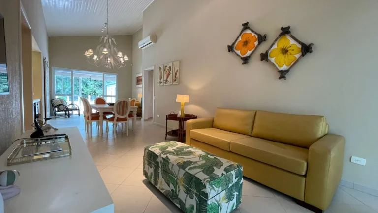 Imagem Casa de Luxo à Venda em Riviera de São Lourenço Módulo 30: 4 quartos, 1 suíte, 2 salas, 4 vagas, 220m² de área. Aproveite!