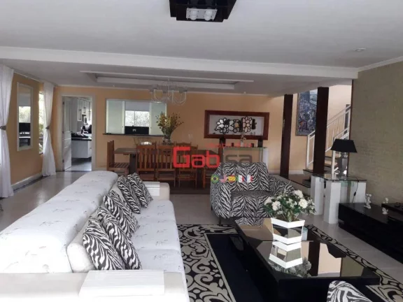 Imagem Casa com 5 dormitórios à venda, 380 m² por R$ 3.500.000 - Village da Ferradura - Armação dos Búzios/RJ
