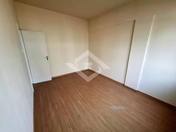 Imagem Vende Apartamento, Tijuca em frente ao Shopping 2 quartos, 64m2, sem vaga.