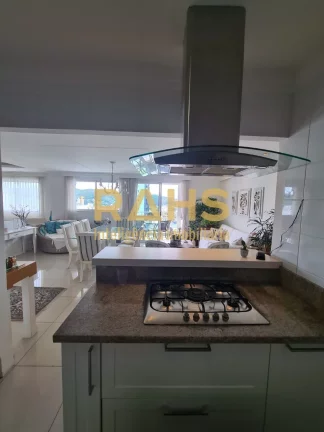 Imagem Apartamento em região Privilegiada, com sacada e vista livre para cidade. Possui 138m² de área pr...