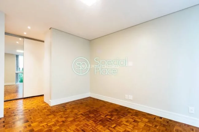Imagem Apartamento com 183m², planta bem distribuída e pronto para morar em localização privilegiada. R...