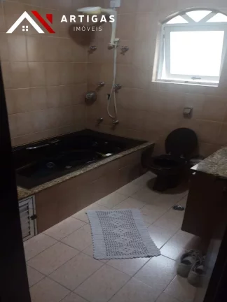 Imagem Sobrado á venda ou locação na Rua Cambará Vila Bertiga 350m²