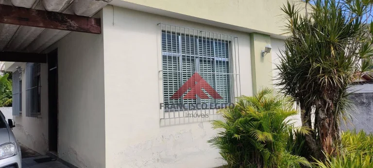 Imagem Casa com 3 dormitórios à venda, 90 m² por R$ 370.000,00 - Santa Rosa - Niterói/RJ