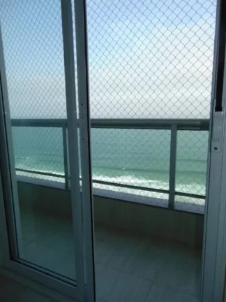 Imagem Frente ao Mar, Lindo e Confortável Apartamento na Praia de Pitangueiras, Vista ao Mar, Lazer no Prédio.