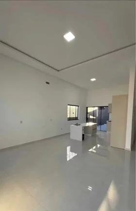 Imagem Casa recém-construída com 2 suítes, 2 vagas e sala comercial – Morretes, Itapema