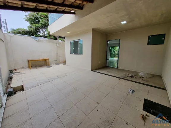 Imagem Casa Duplex com 3 Suítes à Venda na Praia do Morro Guarapari-ES