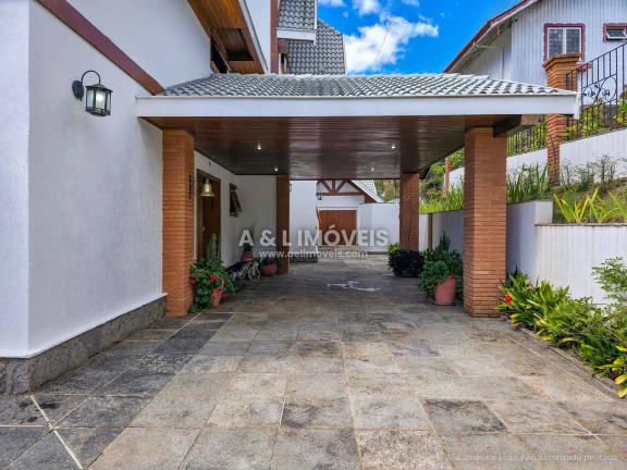Imagem Casa à Venda na Aldeia Austríaca em Campos do Jordão - 6 Suítes e 640 m²
