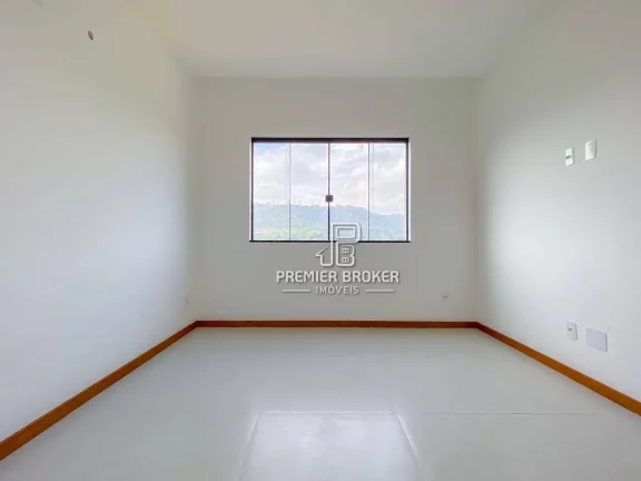 Imagem Casa com 3 dormitórios à venda, 116 m² por R$ 849.000,00 - Golfe - Teresópolis/RJ