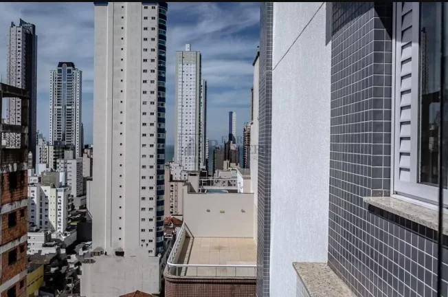 Imagem Apartamento com 3 suítes à venda no Centro de Balneário Camboriú/SC