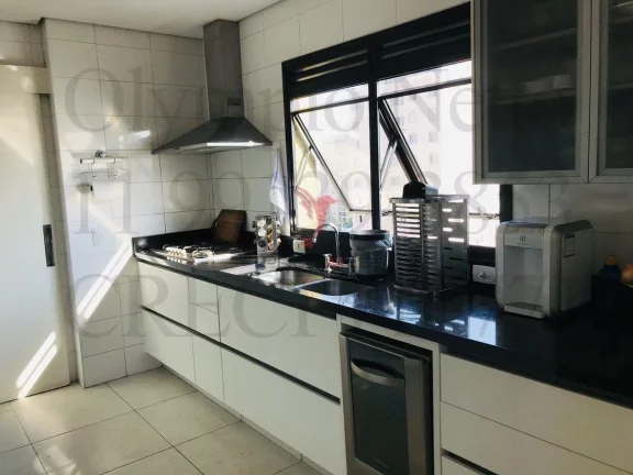 Imagem Linda Cobertura em Moema, andar alto com 272 mts2 , 3 Suites e 4 Vagas de Garagem